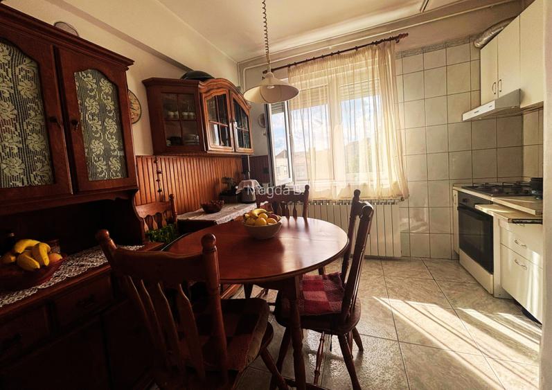 Apartament cu 3 camere decomandat, zona Dacia-Decebal, ideal pentru confort și a - 2