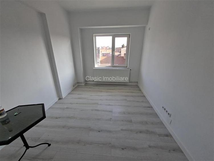 Inchiriere apartament 4 camere pentru locuit sau sediu firma, birouri Centru, Cl - 7