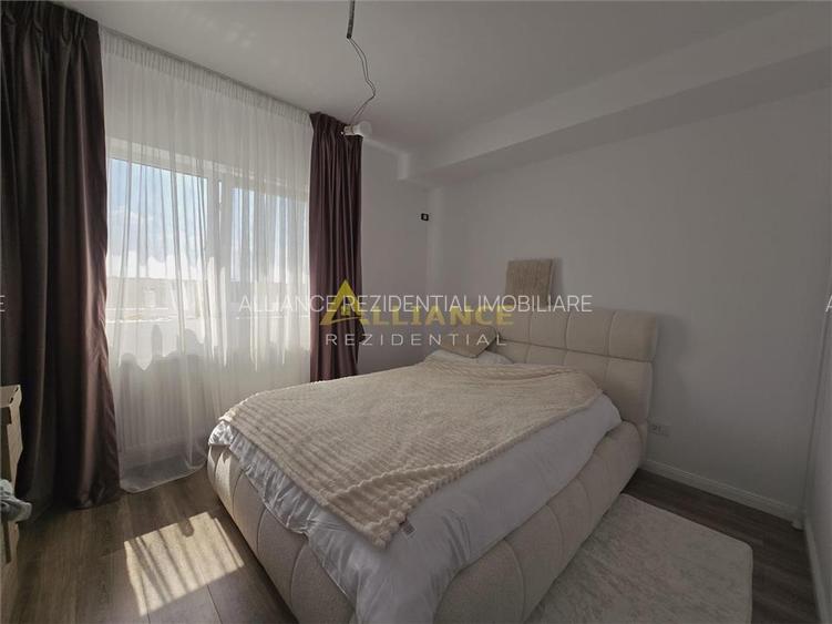 Duplex cu perete dublu- 4 camere - 2 bai - apa curenta  - pod - 7