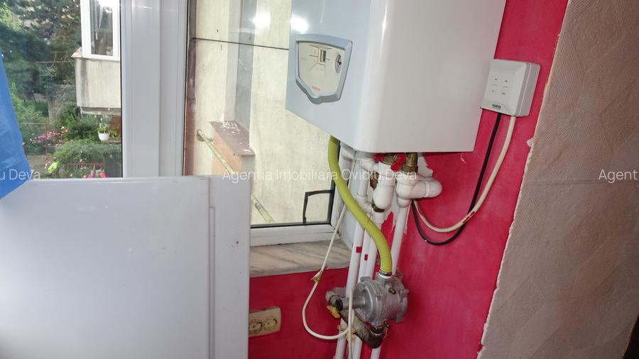 Inchiriez apartament 3 camere in Deva, zona Scarisoara, etaj 2, mobilat - 3