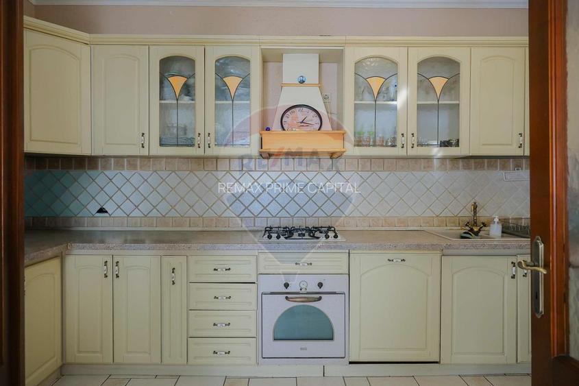 De vânzare vilă cu 7 camere, drum privat, în zona de Dealuri - 15