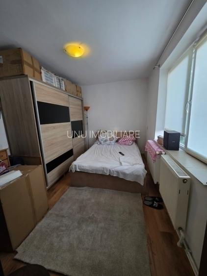 Etaj 2 - Pacurari- Petru Poni - 2 camere- liber- 59900 euro - 3