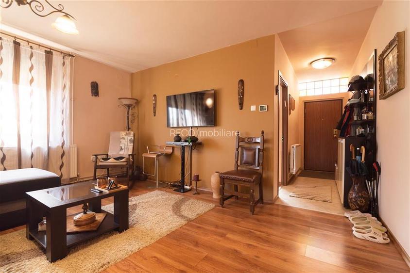 Casa P+M cu 4 camere+living+loc de luat masa in Santion - 11