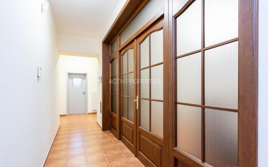 Vila in Damaroaia,aproape de lac,5 dormitoarere cu baie proprie,1000mp teren - 9