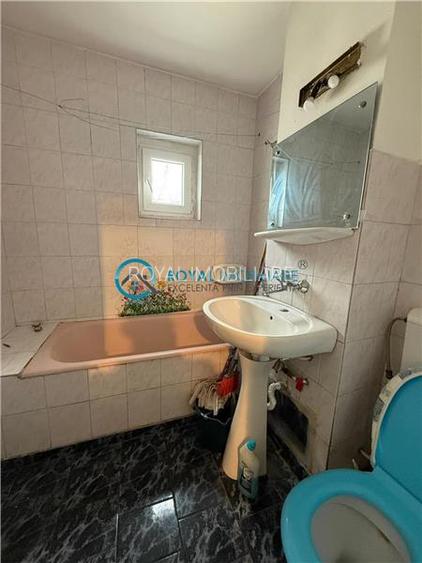 Royal Imobiliare  - Vanzare Apartament zona 9 Mai - 9