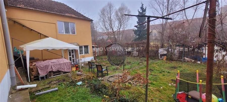 apartament spatios la casa cu gradina,Cisnadie,comision 0 - 2