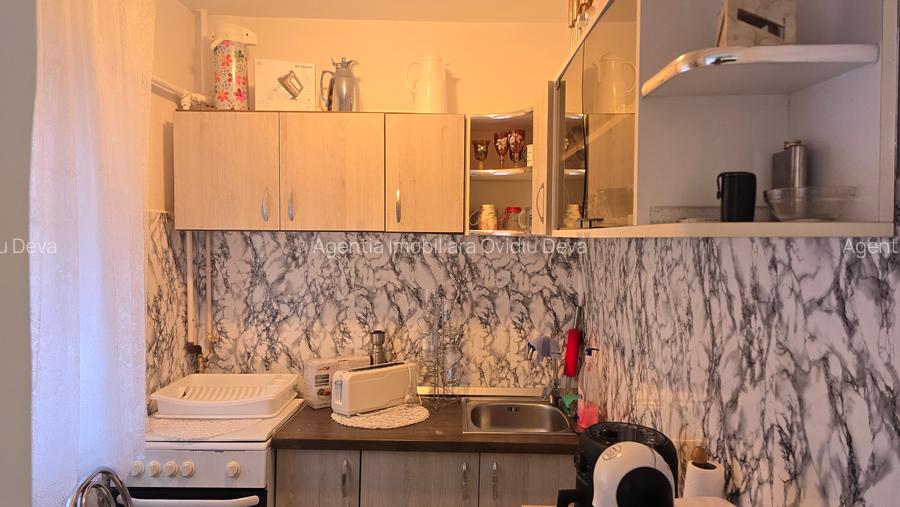 Vand garsoniera in Deva, zona Eminescu (Micro 15), parter inalt, mobilata - 4