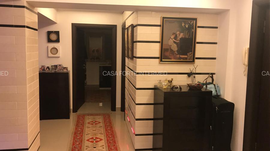 Duplex parter+ demisol, 6 camere  Faleza Nord 1800 euro - 20