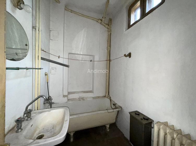 Vila in zona Băneasa, în imediata vecinătate a Parcului Herăstrău 7 camere - 14