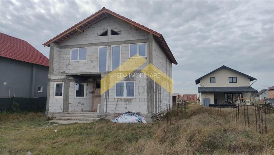 Casa la rosu de vanzare in localitatea Fantanele - 9