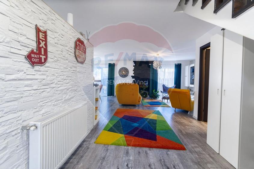 Casă / Vilă cu 4 camere de vânzare în zona Central - 20