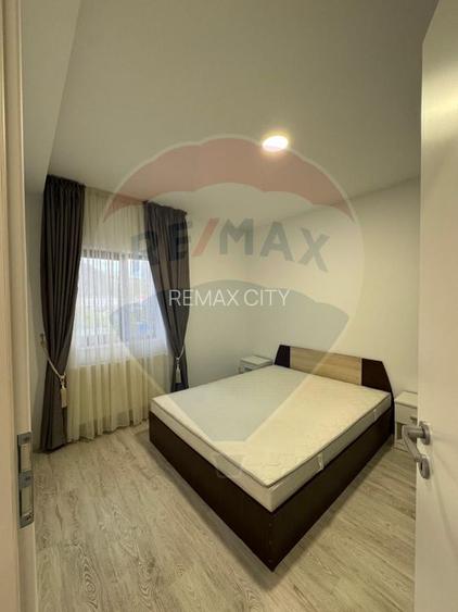 Apartament cu 3 camere de închiriat în zona 1 Mai - 4