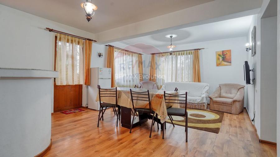 Vilă de vânzare în Predeal – vedere panoramică către pârtia de schi - 7