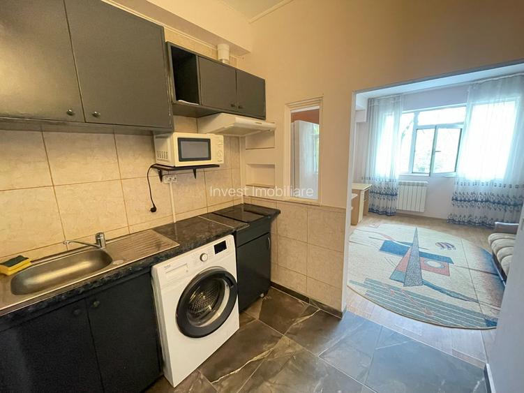 Garsoniera-Piata Nicolina-etaj 1 - 2