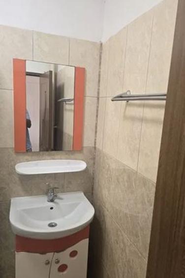Garsoniera,Obor Metrou,bl.reabilitat,MIXT,parter/4,Libera