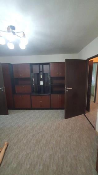 Apartament 2 camere de închiriat | 1 decembrie | Mobilat și utilat | 300 €/lună