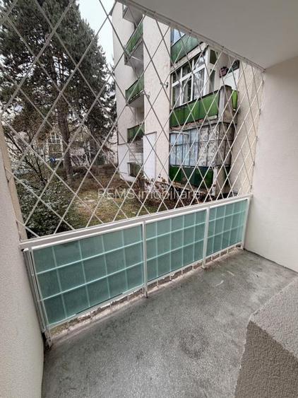 Apartament la parter ideal birou in Plopilor - 11