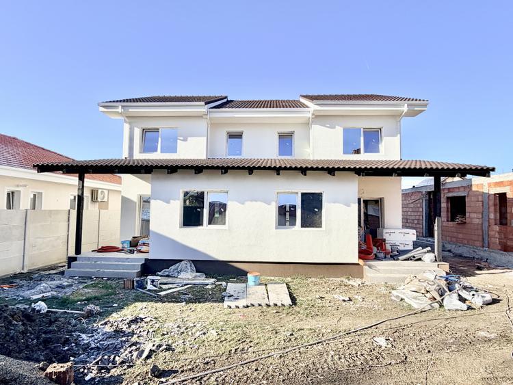 Duplex Modern in Mosnita Noua | 4 Camere, 3 Parcari, Zona Europa