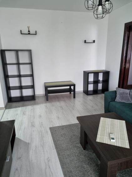 Apartament 2 camere etaj 2 calea Grivitei metrou Basarab