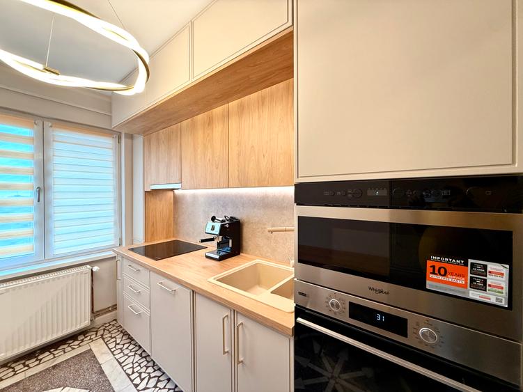 Ap. 3 camere , renovat , garaj - Ultracentral