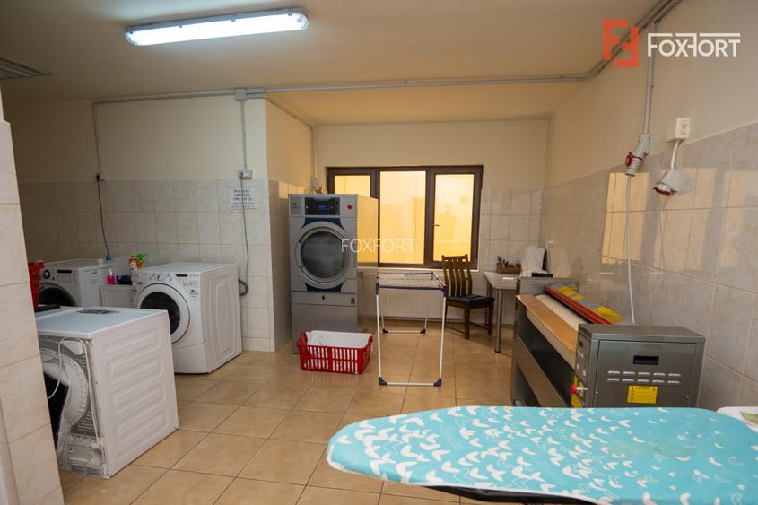Hotel Miky Arad de vanzare | Investitie cu utilizari multiple | 42 camere cazare - 53