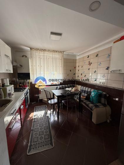 Apartament 4 camere– Str. Burebista- Piatra Neamț