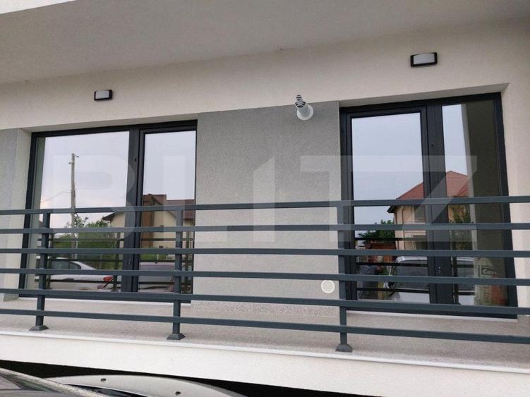 Apartament 3 camere, 74 mp, 2 bai, boxa, zona Sidney