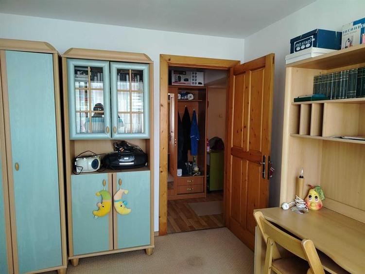 Apartament 4 camere, decomandat