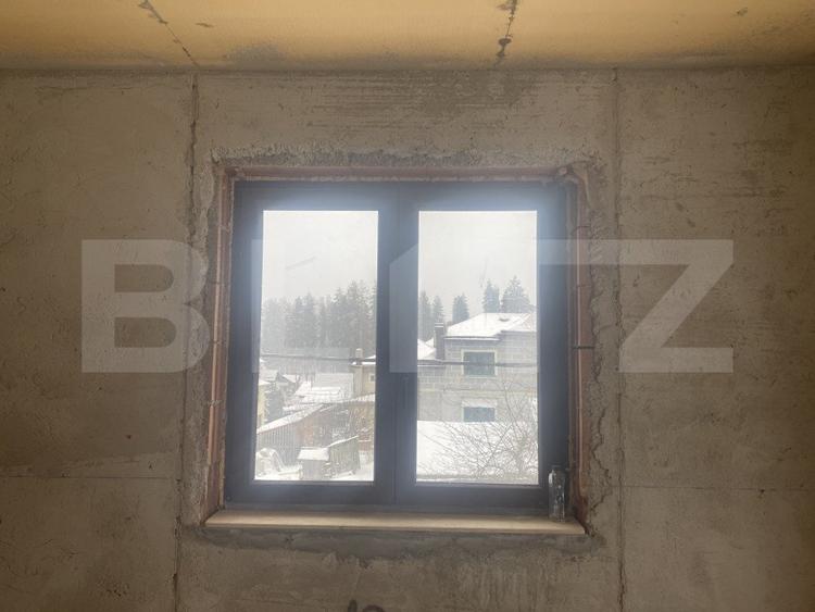 Pensiune la roșu de vanzare, 18 camere, 726 mp, zona Vatra Dornei