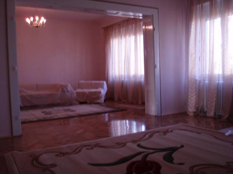 Casă cu 6 camere în Ultracentral