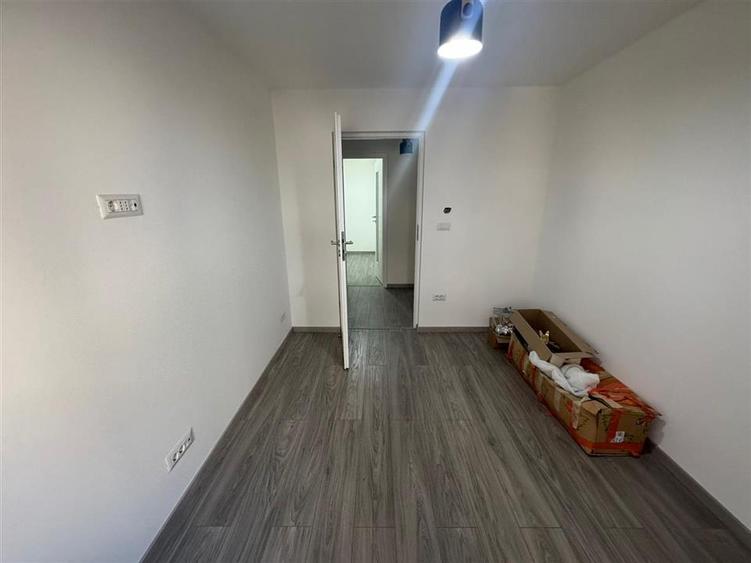 Ap 4 cam transformat in 3, et 1, renovat complet, zona Inspectoratul Scolar