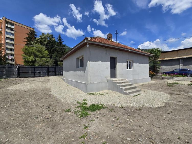 Vând casă în Petrila județul Hunedoara