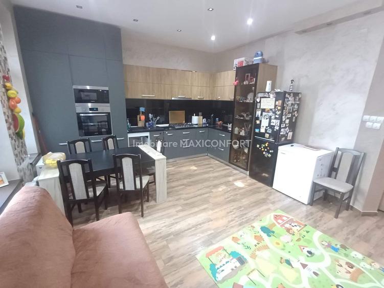 Vanzare casă, zona Piața Mare -Imobiliare MAXICONFORT
