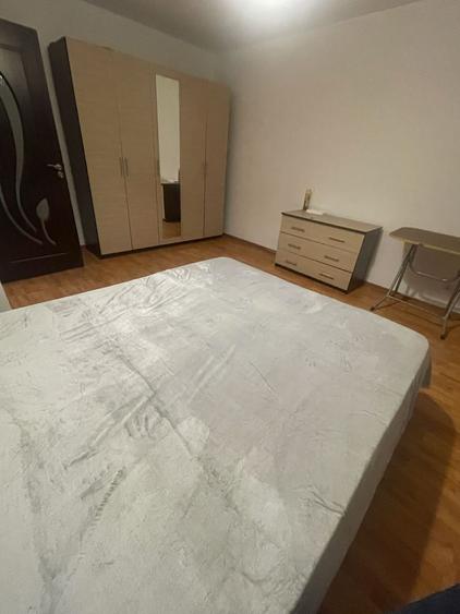 De Închiriat Garsoniera 42 mp decomandata, vis-a-vis Mall Vitan