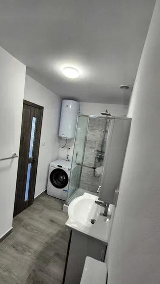 Apartament cu 3 camere decomandat, mobilat în Semicentral