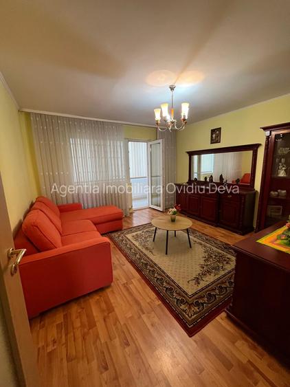 Vand apartament 2 camere decomandat in Deva, situat pe  Bld. Balcescu, etaj 2, - 7