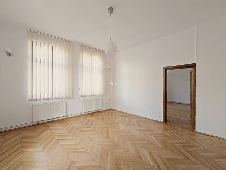 Sediu firmă | Vilă 310 mp | 12 camere | 2–3 parcări | Carol I – Mântuleasa