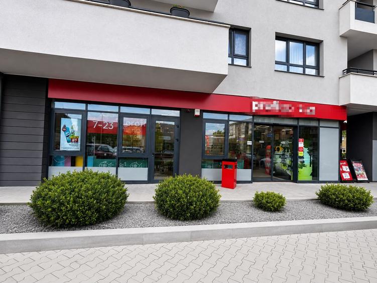 Vanzare spatiu comercial in Oradea, închiriat retailer, cu randament