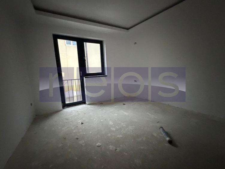 VANZARE- VILA  S+P+1+2+M | ZONA MALL -  VITAN