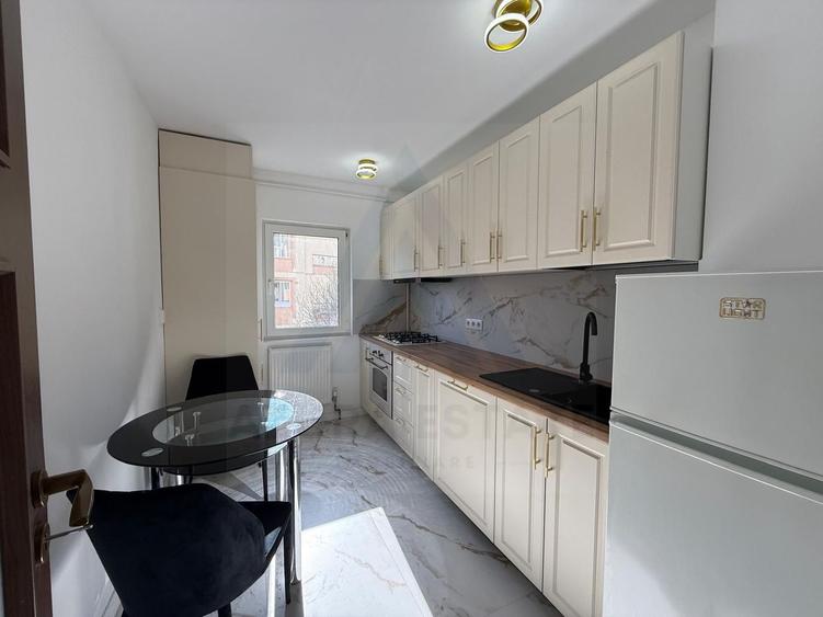 Apartament decomandat cu 4 camere 2 băi și 2 balcoane in Valea Aurie