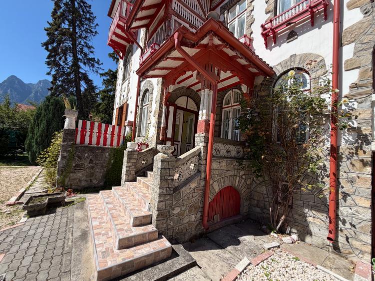 Vilă istorică de vânzare Castel Aura Buzescu Bușteni str. Victoriei nr. 11