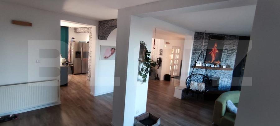 Casa cu 7 camere, 405 mp, in zona Decebal