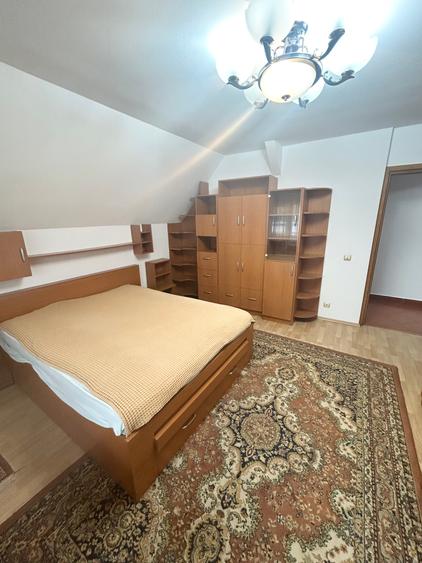 Pantelimon-Fundeni / Apartament 3 cam in vila / Loc de parcare-Curte