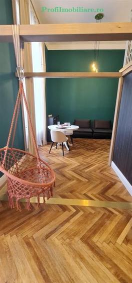 Apartament et.1, luxury class, langa Primarie cu balcon si vedere spre Parc