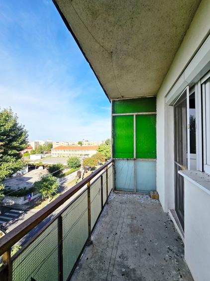 Apartament 3 camere decomandat, centrala - Poetului