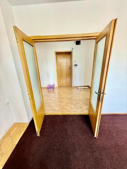 Piata Victoriei – vizavi de Guvern - Birou 3 camere/ Receptie