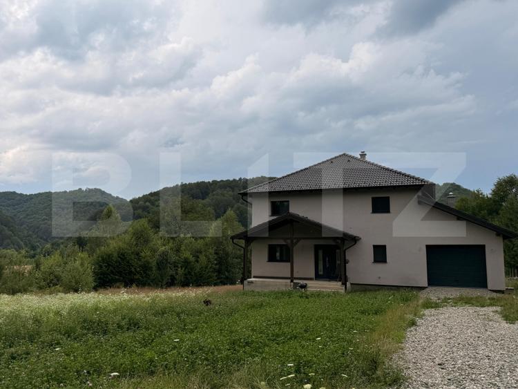 Casa 4 camere, 250 mp, zona Rasnov