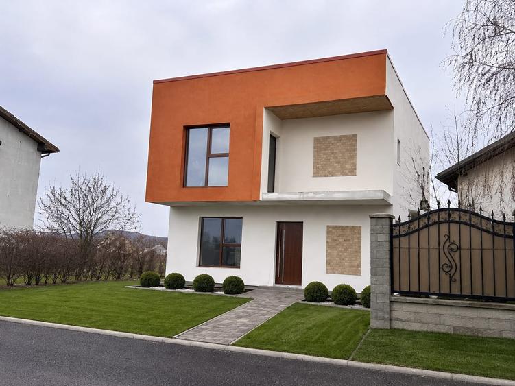 Vilă în stil mediteranean de vânzare, zona nouă Pantelimon (P+1E)