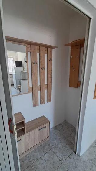 Apartament 3 camere, semidecomandat, 65 mp, ac, metrou aproape, Lujerului
