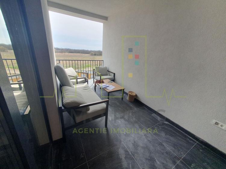 Etaj 1. Balcon mare. Bucatarie cu posibilitate de inchidere.